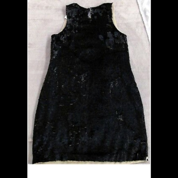 Needle and thread dress 2 - Picture 6 of 8